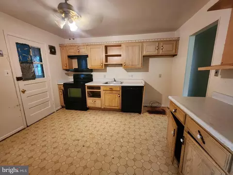 Kitchen - 2005 Prichard Rd, Silver Spring, MD 20902 photo 2 of 2