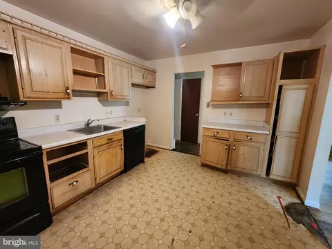 Kitchen - 2005 Prichard Rd, Silver Spring, MD 20902 photo 1 of 2