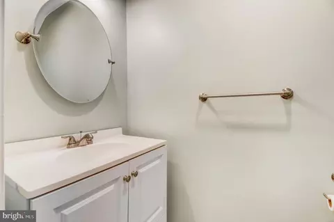 Bath - 919 Playford Ln, Silver Spring, MD 20901 photo 1 of 4