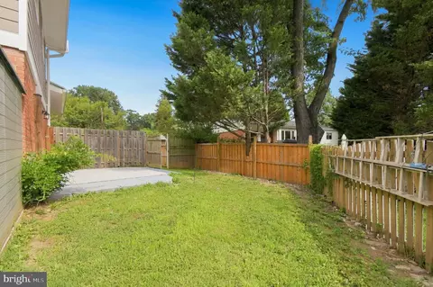 Exterior - 919 Playford Ln, Silver Spring, MD 20901 photo 2 of 8