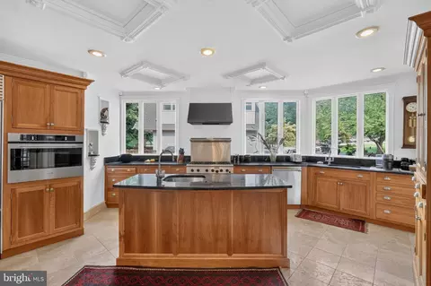 9310 Brookville Rd, Silver Spring, MD 20910 photo 4