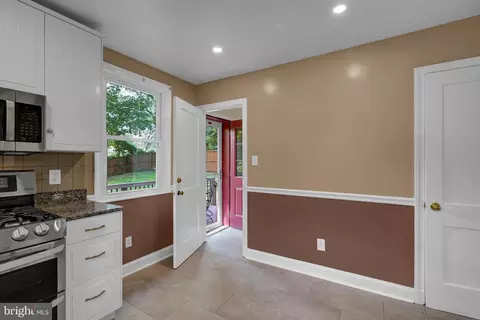Entry Way - 3004 Dawson Ave, Silver Spring, MD 20902 photo 3 of 4