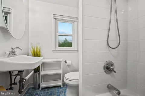 Bath - 1708 Brisbane St, Silver Spring, MD 20902 photo 3 of 3
