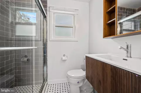 Bath - 1708 Brisbane St, Silver Spring, MD 20902 photo 1 of 3