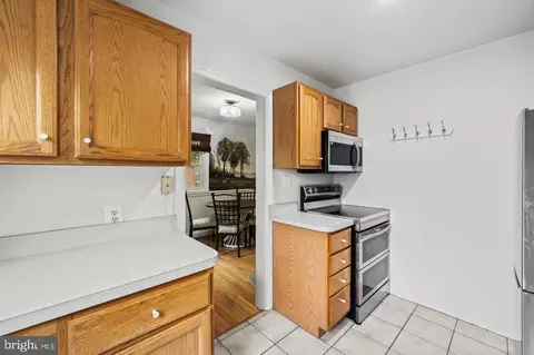 Entry Way - 1708 Brisbane St, Silver Spring, MD 20902 photo 2 of 5
