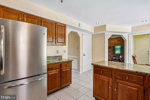 Kitchen - 2308 Laurelwood Ter, Silver Spring, MD 20905 photo 3 of 5