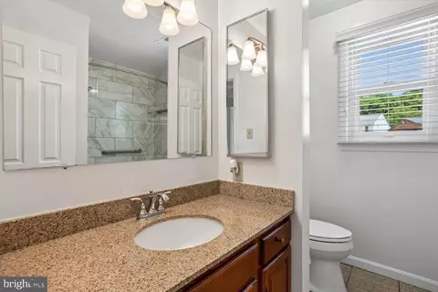 Bath - 2308 Laurelwood Ter, Silver Spring, MD 20905 photo 2 of 7