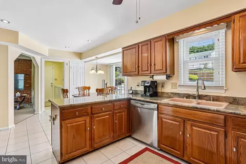 Kitchen - 2308 Laurelwood Ter, Silver Spring, MD 20905 photo 4 of 5