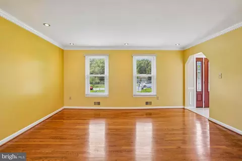 Living - 2308 Laurelwood Ter, Silver Spring, MD 20905 photo 1 of 7