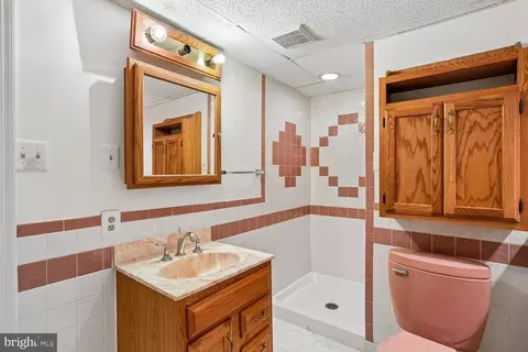 Bath - 2308 Laurelwood Ter, Silver Spring, MD 20905 photo 6 of 7