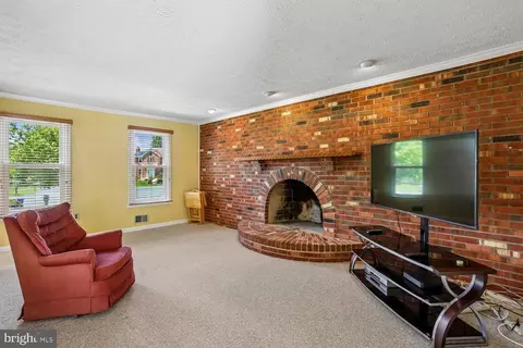 Living - 2308 Laurelwood Ter, Silver Spring, MD 20905 photo 5 of 7