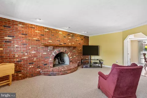 Living - 2308 Laurelwood Ter, Silver Spring, MD 20905 photo 4 of 7