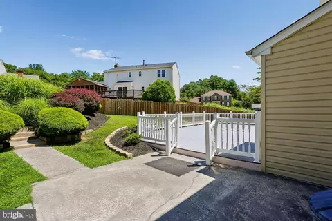 Exterior - 2308 Laurelwood Ter, Silver Spring, MD 20905 photo 11 of 23