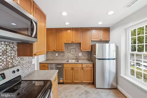 Kitchen - 3718 Ferrara Dr #4, Silver Spring, MD 20906 photo 2 of 4
