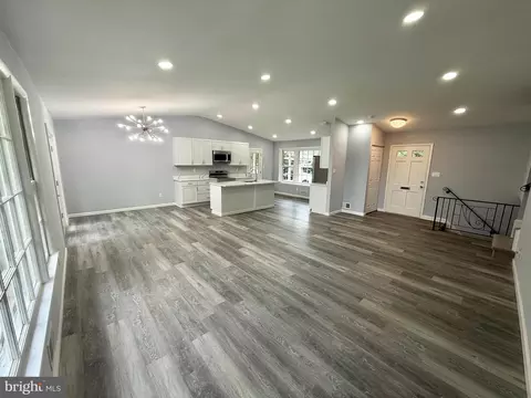 Living - 13128 Fernedge Rd, Silver Spring, MD 20906 photo 4 of 10