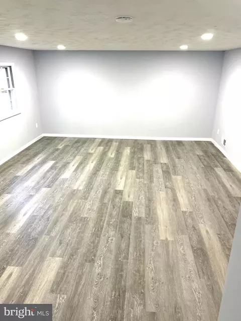 Living - 13128 Fernedge Rd, Silver Spring, MD 20906 photo 9 of 10