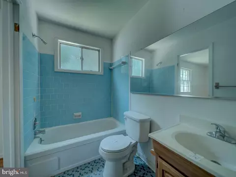 Bath - 12715 Barbara Rd, Silver Spring, MD 20906 photo 2 of 3