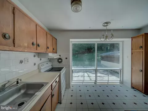 Kitchen - 12715 Barbara Rd, Silver Spring, MD 20906 photo 5 of 5
