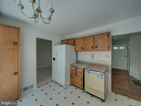 Kitchen - 12715 Barbara Rd, Silver Spring, MD 20906 photo 4 of 5