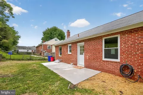 Exterior - 2704 Fenimore Rd, Silver Spring, MD 20902 photo 6 of 9