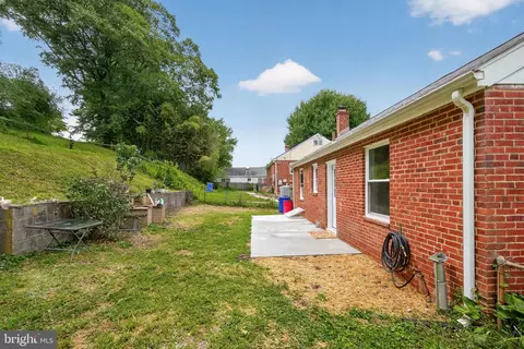 Exterior - 2704 Fenimore Rd, Silver Spring, MD 20902 photo 5 of 9