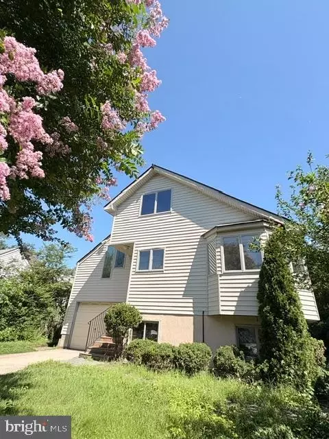 404 Park Rd, Rockville, MD 20850