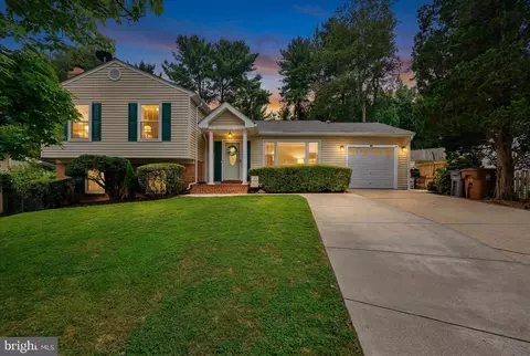 11 Lodge Pl, Rockville, MD 20850