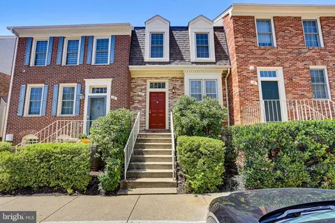 11 Grove Ridge Ct #70, Rockville, MD 20852