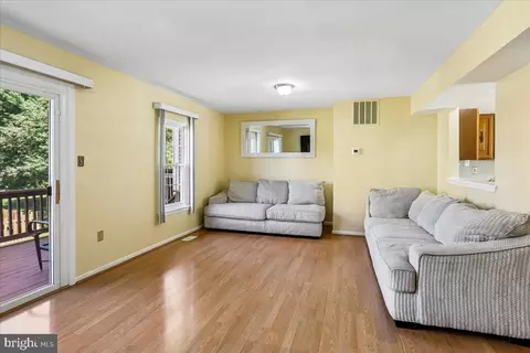 Living - 12119 Turnstone Ct #59, Silver Spring, MD 20904 photo 1 of 4