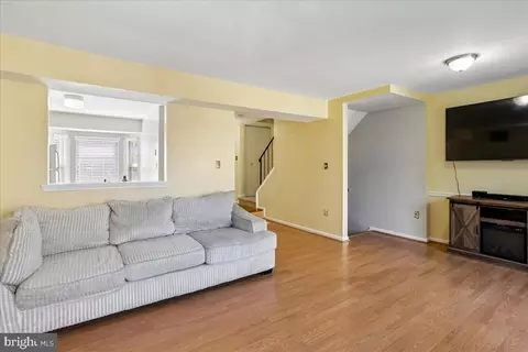 Living - 12119 Turnstone Ct #59, Silver Spring, MD 20904 photo 2 of 4