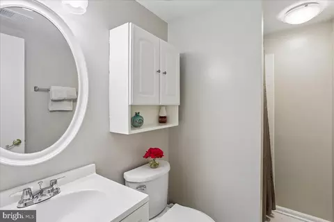 Bath - 12119 Turnstone Ct #59, Silver Spring, MD 20904 photo 2 of 2