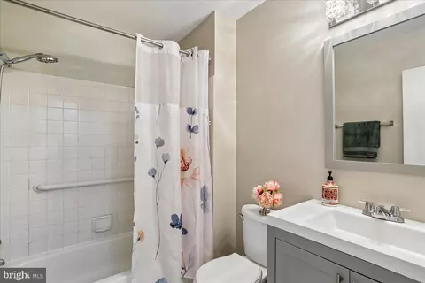 Bath - 12119 Turnstone Ct #59, Silver Spring, MD 20904 photo 1 of 2