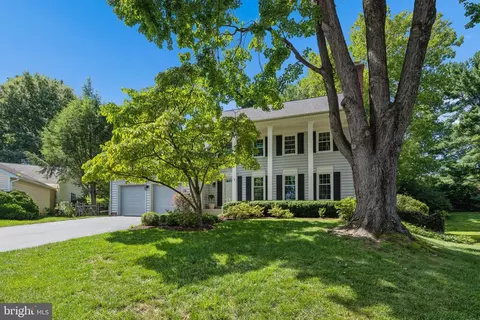 9 Doolittle Ct, Montgomery Village, MD 20886