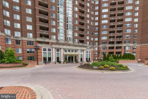 5809 Nicholson Ln #103, Rockville, MD 20852