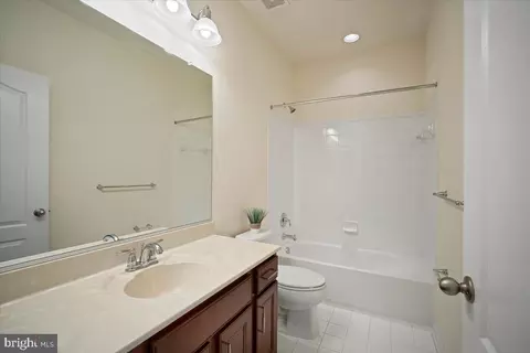 Bath - 13233 Guilford Run Ln, Silver Spring, MD 20904 photo 2 of 2