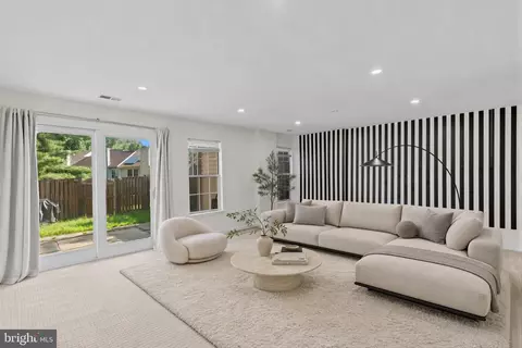 Living - 1603 Ingram Ter, Silver Spring, MD 20906 photo 12 of 14
