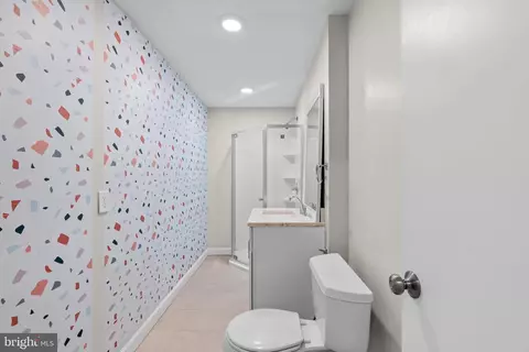 Bath - 1603 Ingram Ter, Silver Spring, MD 20906 photo 5 of 6
