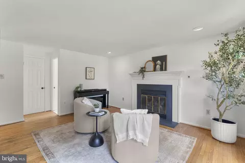 Living - 2229 Deckman Ln, Silver Spring, MD 20906 photo 5 of 7