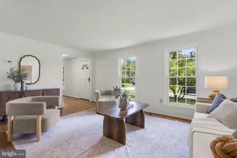 Living - 2229 Deckman Ln, Silver Spring, MD 20906 photo 2 of 7