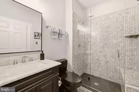 Bath - 16522 Harbour Town Dr, Ashton, MD 20861 photo 1 of 5