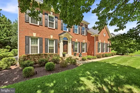 Exterior - 16522 Harbour Town Dr, Ashton, MD 20861 photo 2 of 6