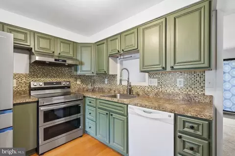 19157 Stedwick Dr, Montgomery Village, MD 20886