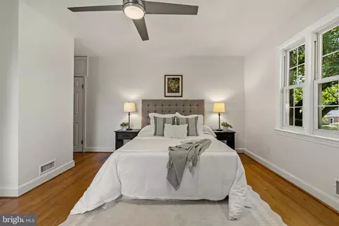 Bedroom - 412 Southwest Dr, Silver Spring, MD 20901 photo 2 of 5