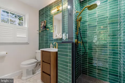 Bath - 412 Southwest Dr, Silver Spring, MD 20901 photo 2 of 3