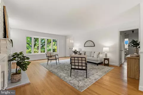 Living - 412 Southwest Dr, Silver Spring, MD 20901 photo 3 of 4