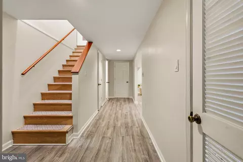 Entry Way - 412 Southwest Dr, Silver Spring, MD 20901 photo 3 of 3
