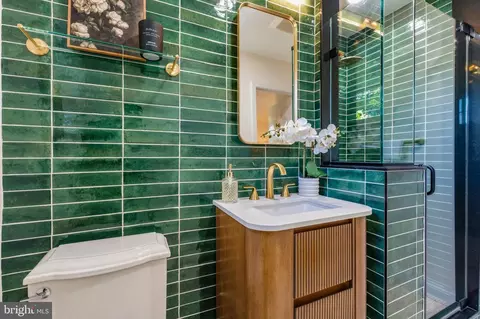Bath - 412 Southwest Dr, Silver Spring, MD 20901 photo 1 of 3