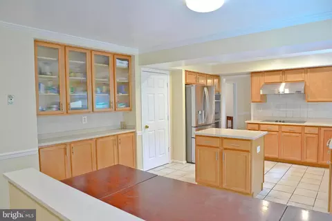 Kitchen - 2124 Cherry Leaf Ln, Silver Spring, MD 20906 photo 2 of 2