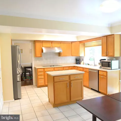 Kitchen - 2124 Cherry Leaf Ln, Silver Spring, MD 20906 photo 1 of 2