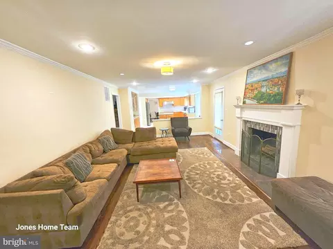 Living - 2124 Cherry Leaf Ln, Silver Spring, MD 20906 photo 2 of 5